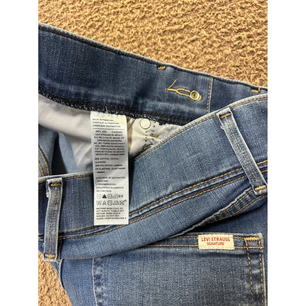 Levi Strauss Signature Shaping Perfect Pull-On Skinny Jeans Medium Wash Size 4 S